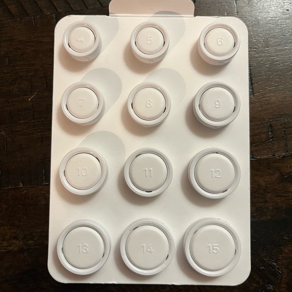 Oura Ring Sizing Kit with Gold, Silver, and Black Rings - Picture 4 of 4